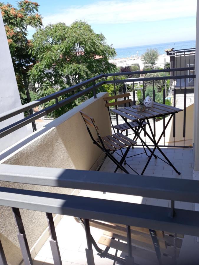 La Casa Al Mare Hotel Rimini Eksteriør billede